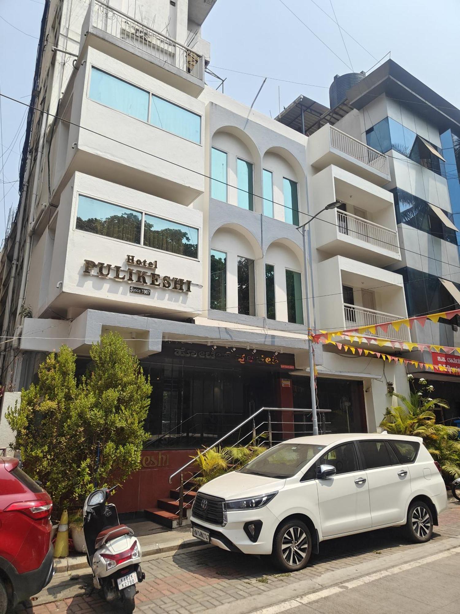 Pulikeshi Hotel 3*